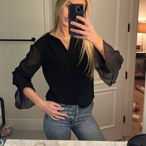 FRAME Silk Shirred-Cuff Blouse in Noir